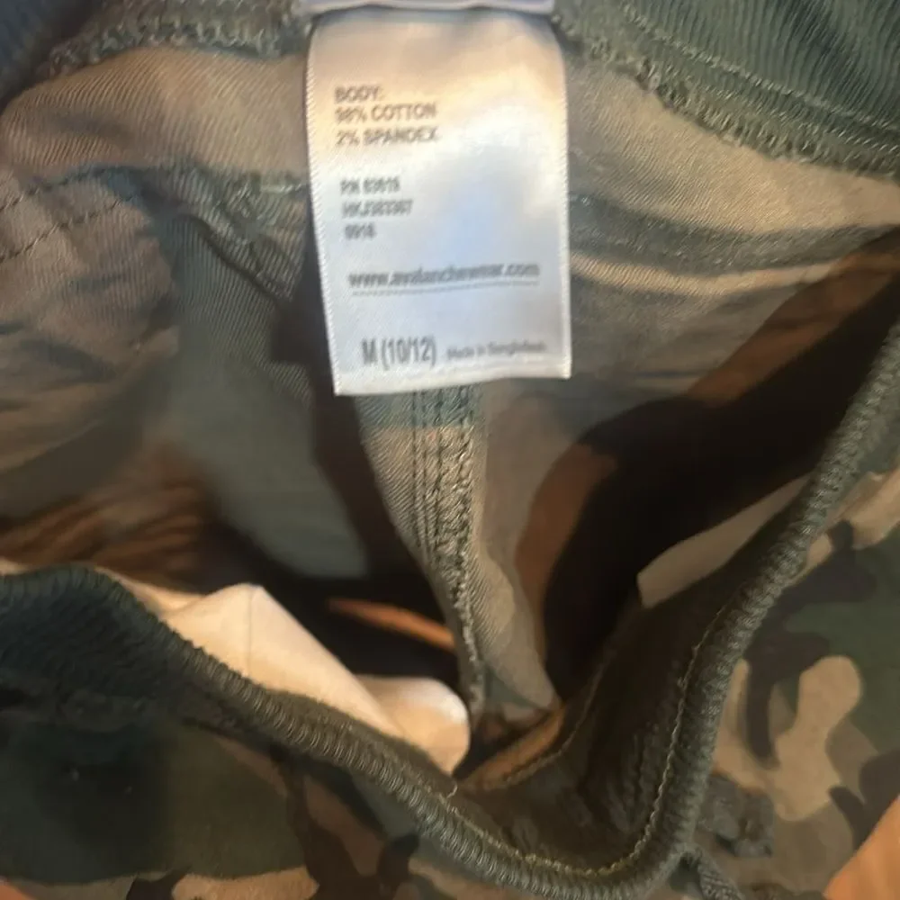Avalanche shorts 10/12 (2800)